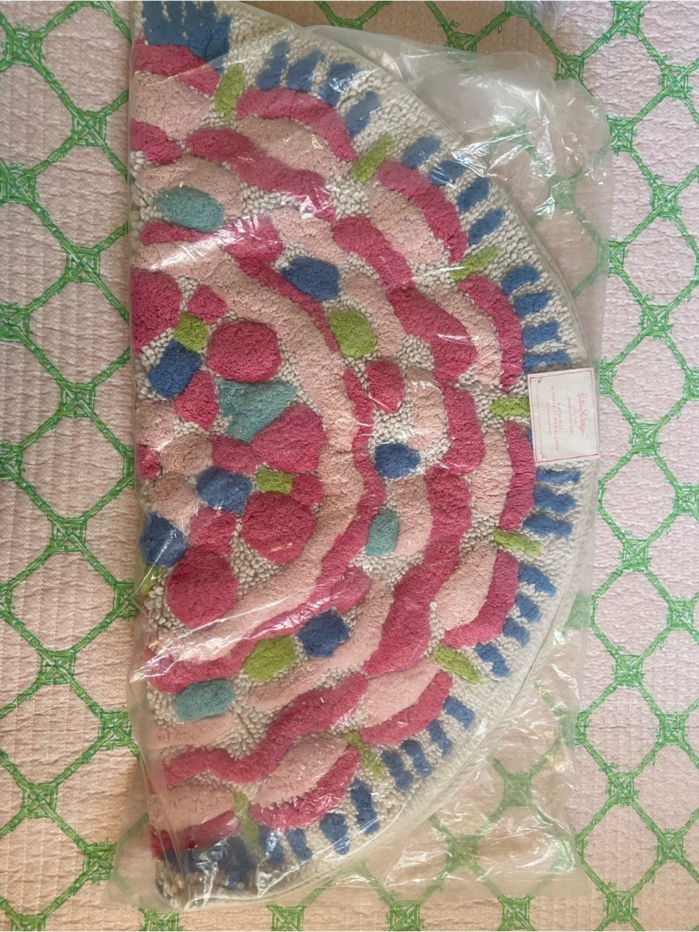 Lilly Pulitzer Bath Mat in Move it Medallion! NWT! Fast shipping! - Picture 6 of 7
